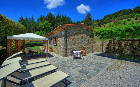 Villa Portole Due: Cottage, Eco Hotel, Garden, Resort, Estate, Flagstone, Landscaping, Farmhouse, Yard, Backyard