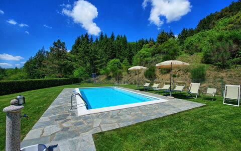 Villa Portole Due: Swimming Pool, Resort, Garden, Leisure, Eco Hotel, Landscaping, Water Feature, Shade, Flagstone, Thermae