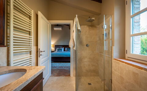 Villa Olivo: Flooring, Plumbing Fixture, Interior Design, Bathroom, Floor, Wall, Ceiling, Tap, Plumbing, Lighting