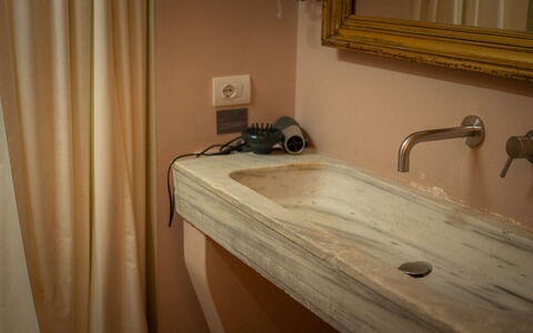 Casale le Fonti: Plumbing Fixture, Bathroom Sink, Tap, Sink, Plumbing, Brown, Interior Design, Flooring, Bathroom, Floor