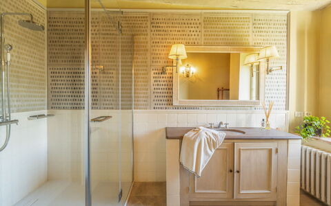 Casalberna: Interior Design, Plumbing Fixture, Wall, Flooring, Bathroom, Floor, Bathroom Sink, Wood, Sink, Bathroom Cabinet