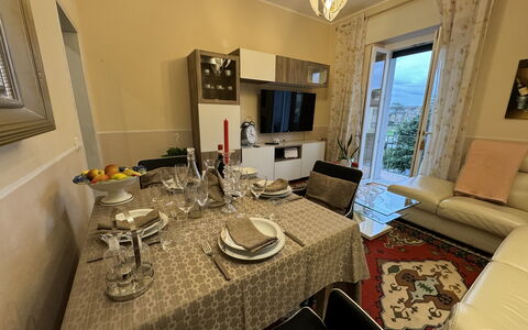 Sto Bene Qua: Interior Design, Flooring, Furniture, Floor, Room, Ceiling, Chair, Apartment, Kitchen & Dining Room Table, Dining Room