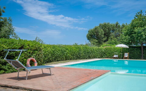 Casa Viola Pool, Wifi, Montaione: Swimming Pool, Blue, Resort, Outdoor Furniture, Eco Hotel, Shade, Garden, Thermae, Landscaping, Backyard