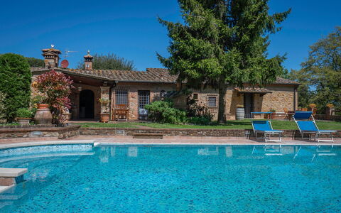 Grace Home, Pool, Wifi, Gambassi Terme: Swimming Pool, Estate, Hacienda, Water Feature, Villa, Resort, Eco Hotel, Yard, Landscaping, Courtyard