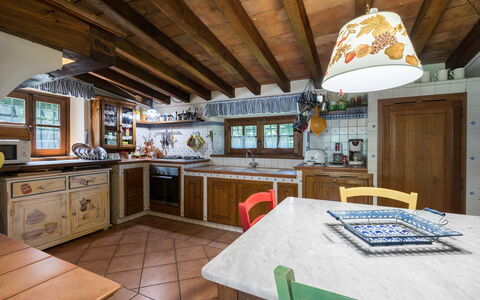 Grace Home, Pool, Wifi, Gambassi Terme: Kitchen, Furniture, Interior Design, Wood, Countertop, Ceiling, Flooring, Cabinetry, Home, Kitchen & Dining Room Table