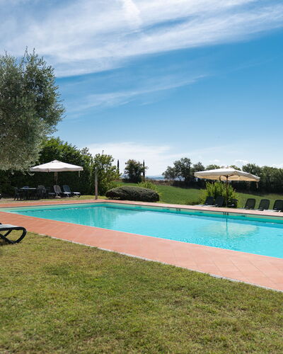 Green Hill Apartment In Tuscan Countryside: Estate, Swimming Pool, Hacienda, Landscaping, Resort, Plantation, Eco Hotel, Villa, Farmhouse