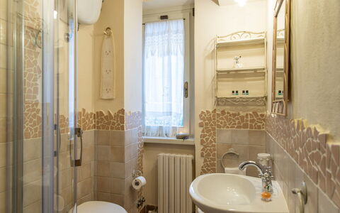 Villa L'elsa Beautiful Country Home With View: Bathroom, Bathroom Sink, Interior Design, Plumbing Fixture, Wall, Flooring, Sink, Floor, Tap, Plumbing