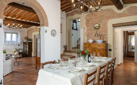 Capanna Di Elfo: Furniture, Interior Design, Wood, Table, Flooring, Kitchen & Dining Room Table, Ceiling, Chair, Dining Room, Floor