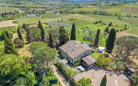 Capanna Al Lago: Shrub, House, Home, Cottage, Estate, Farmhouse, Garden, Landscaping, Villa