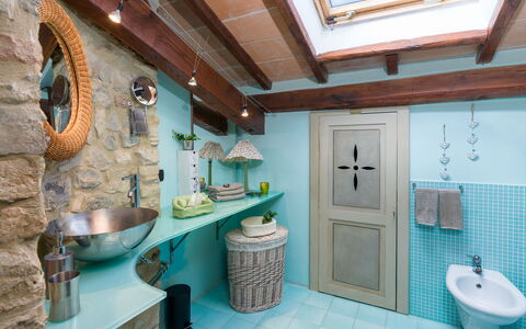 Capanna Al Lago: Interior Design, Plumbing Fixture, Wall, Bathroom, Bathroom Sink, Flooring, Tap, Sink, Furniture, Ceiling