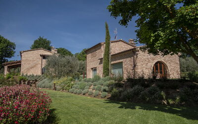Villa Cortona: Eco-Sustainable Luxury Estate with