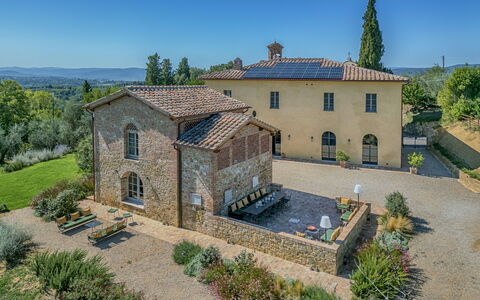 Villa del Mangia, 5Panoramic Pool and Chef Service: Shrub, Home, Estate, Cottage, Farmhouse, Garden, Villa, Stone Wall, Landscaping, Mansion