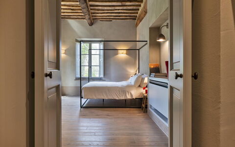 Villa del Mangia, 5Panoramic Pool and Chef Service: Wall, Interior Design, Furniture, Flooring, Ceiling, Wood, Floor, Bedroom, Bed, Lighting