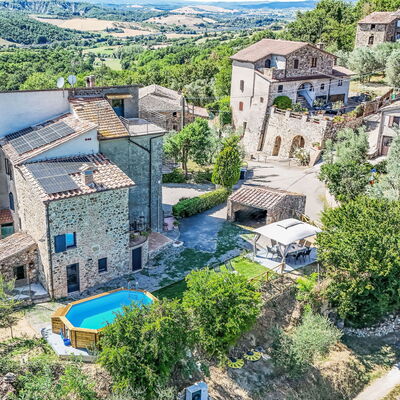 Santa Cristina: Landscape, Architecture, House, Residential Area, Rural Area, Home, Human Settlement, Village, Estate, Swimming Pool
