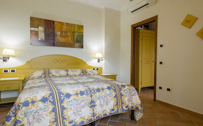 Accommodation:&nbsp;Giallo 35.3