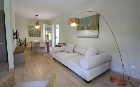 Casa Simonetta: Furniture, Interior Design, Flooring, Couch, Wall, Floor, Living Room, Wood, Ceiling, Room