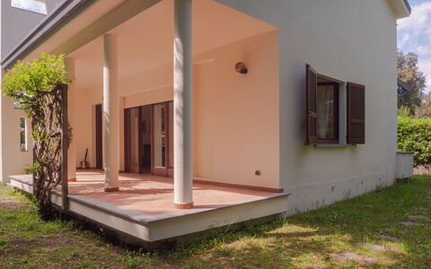 Casa Carla: Home, Residential Area, Door, Column, Porch, Shade, Concrete, Home Door, Estate, Outdoor Structure