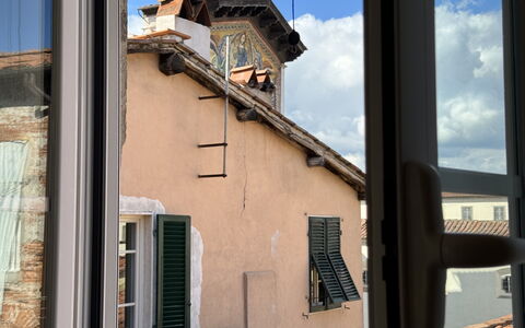 Anna: Wall, Composite Material, Iron, Balcony, Daylighting, Window Treatment