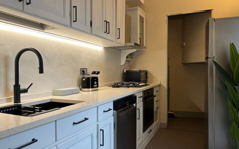 Via Roma 39: Kitchen, Kitchen Appliance, Countertop, Major Appliance, Cabinetry, Interior Design, Kitchen Stove, Kitchen Sink, Stove, Ceiling