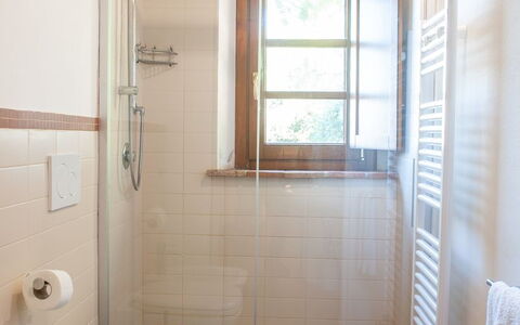 Tenuta i Mandorli, Pool, Wifi, Peccioli: Wall, Flooring, Plumbing Fixture, Bathroom, Floor, Interior Design, Door, Plumbing, Home, Room