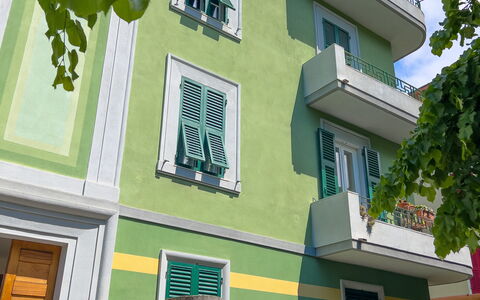 Corso Roma 15 Vacanze - Levanto: Urban Design, Apartment, Composite Material, Balcony, Condominium, Paint, Molding, Design, Window Covering