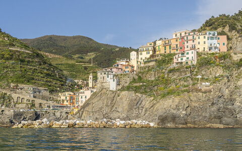 Bonaria Boutique House Ac, Wifi, Cinque Terre: Mountainous Landforms, Mountain, Coast, Hill, Terrain, Coastal And Oceanic Landforms, Sea, Hill Station, Headland, Mountain Range