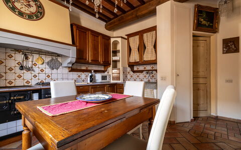 Portanuova Home, Colle Val D'elsa: Furniture, Interior Design, Flooring, Floor, Wood, Cabinetry, Ceiling, Kitchen, Room, Countertop