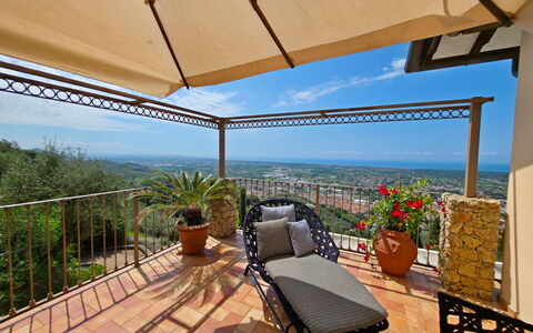 Uno Sguardo sul Mare: Furniture, Chair, Outdoor Furniture, Table, Outdoor Table, Balcony, Flowerpot, Kitchen & Dining Room Table, Patio, Eco Hotel