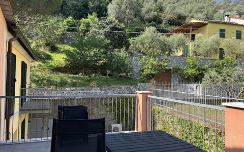 Anne-britt Home: Balcony, Porch, Fence, Shade, Yard, Handrail, Backyard, Houseplant, Hacienda, Eco Hotel