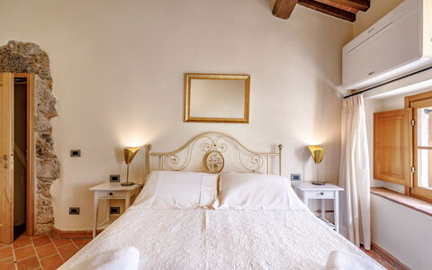 Relais la Costa: Furniture, Wall, Bed, Interior Design, Bedroom, Flooring, Floor, Bed Sheet, Ceiling, Bedding