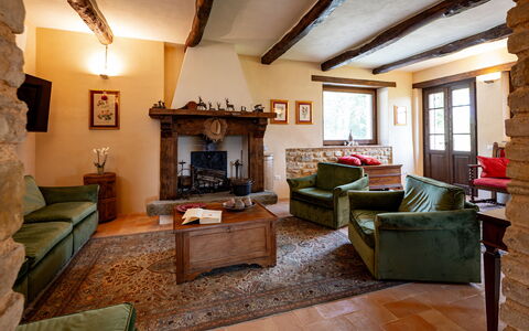 Casale Isidoro: Furniture, Interior Design, Wall, Couch, Wood, Flooring, Living Room, Room, Picture Frame, Table