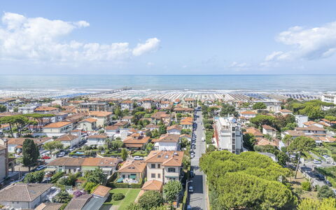 Attico Marino: Daytime, Urban Area, Residential Area, Horizon, Bird'S-Eye View, Coast, Urban Design, Sea, Aerial Photography, Ocean