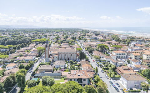 Attico Marino: Daytime, Urban Area, Bird'S-Eye View, Residential Area, Horizon, Aerial Photography, Neighbourhood, Landscape, Urban Design, Metropolitan Area
