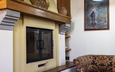 Country Historical House Lucca: Wood, Interior Design, Flooring, Furniture, Floor, Room, Picture Frame, Living Room, Hearth, Wood Stain