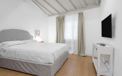 Accommodation:&nbsp;Deservi Elegant Apt. Leonardo