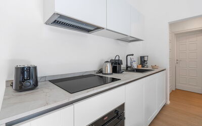 Accommodation:&nbsp;Deservi Elegant Apt. Leonardo