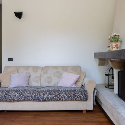 Casa Olivia With Garden And Wifi: Furniture, Interior Design, Wall, Flooring, Couch, Wood, Floor, Room, Living Room, Lighting