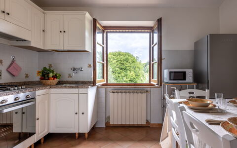 Oliveto Del Cantarello: Interior Design, Kitchen Appliance, Kitchen, Wood, Furniture, Flooring, Major Appliance, Cabinetry, Countertop, Room