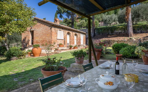 Maria Gabriella Holiday Home In Monticchiello: Brick, Cottage, Hacienda, Flowerpot, Houseplant, Backyard, Food, Chair, Farmhouse, Villa