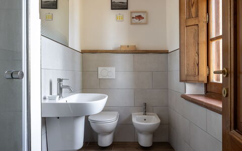 Maria Gabriella Home & Cottage: Flooring, Wall, Plumbing Fixture, Bathroom, Floor, Toilet Seat, Bathroom Sink, Sink, Interior Design, Toilet