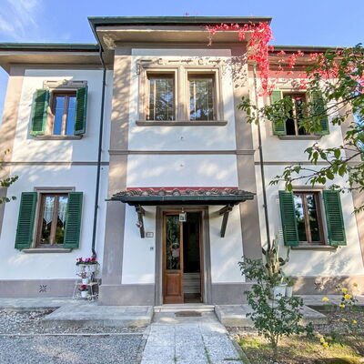 La Pausa: Mountain Range, Valley, Estate, Ridge, Driveway, Alps, Villa, Mountain Village, Mansion