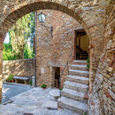 Torre di Serre: Wall, Stone Wall, Brick, Brickwork, Flagstone, Cobblestone, Houseplant, Stairs, Ruins