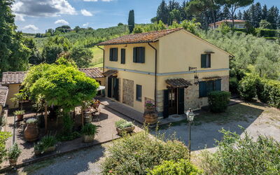 Podere la Botte, Pool, Lari