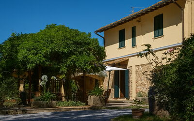 Podere la Botte, Pool, Lari