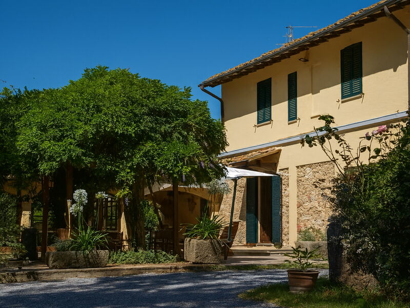 Podere la Botte, Pool, Lari