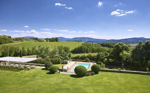 Villa Medicea Lo Sprocco: Mountainous Landforms, Hill, Mountain, Landscape, Highland, Garden, Hill Station, Lawn, Landscaping, Swimming Pool