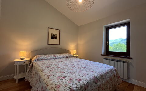 Villa Vindelbono: Bed, Interior Design, Bedroom, Bedding, Wall, Bed Sheet, Furniture, Ceiling, Linens, Room