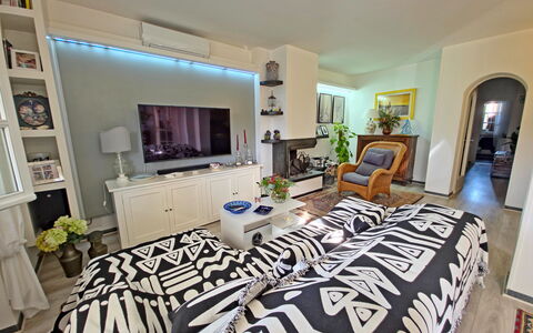 I Cipressi: Furniture, Interior Design, Flooring, Couch, Floor, Room, Wood, Ceiling, Living Room, Apartment