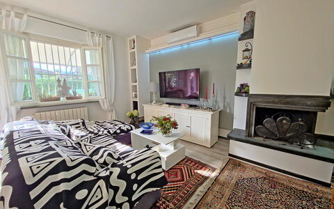 I Cipressi: Furniture, Interior Design, Room, Flooring, Ceiling, Wood, Floor, Lighting, Couch, Textile