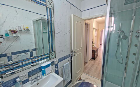 I Cipressi: Flooring, Floor, Interior Design, Plumbing Fixture, Room, Plumbing, Bathroom, Ceiling, Tap, Sink